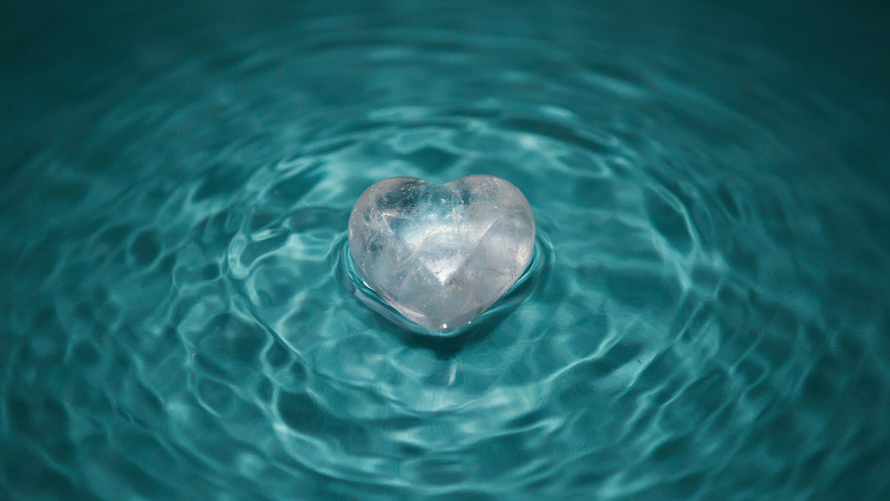 magnific_a-glowing-crystal-heart-s_rgLuVjUxtc.png